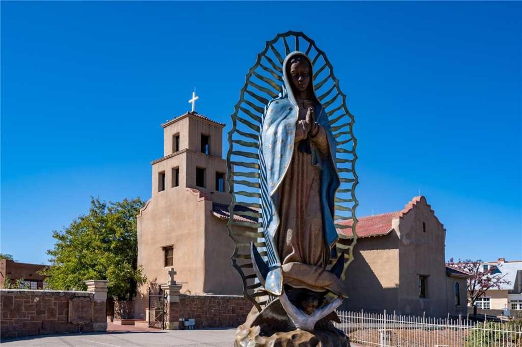 Sun Mountain View, 2 Bedrooms, Fireplace, Balcony, Sleeps 6 * Santa Fe